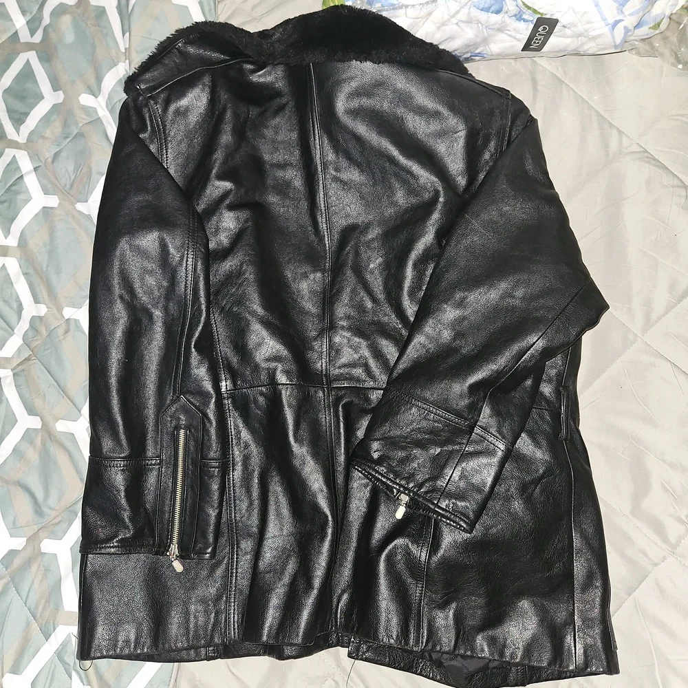 Leather jacket - Picture 9 of 10